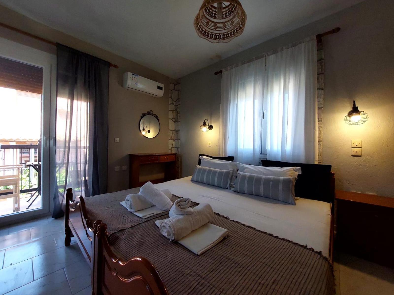 Georgia Apartments Stafylos Rum bild
